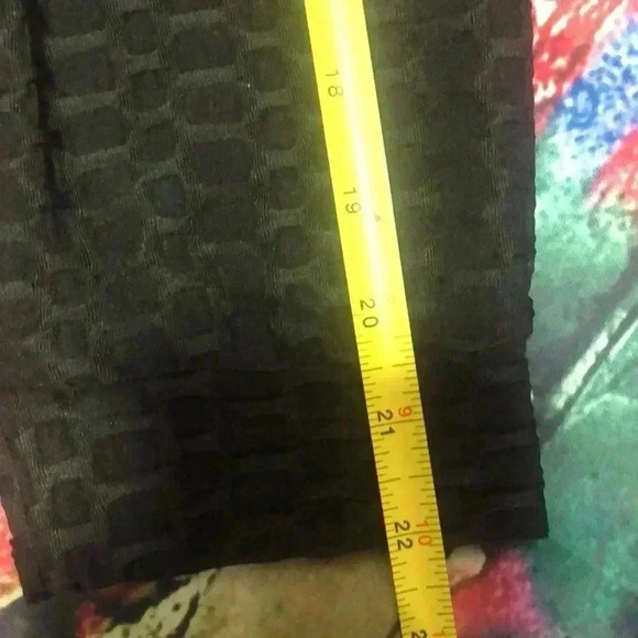 NYC petite large 1/2 zip top black with waffle texture - Picture 10 of 12